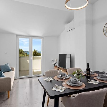 Apartment Nenad - Amazing Sea View ! Only 500 Meters From The Beach ! Fažana Exteriör bild