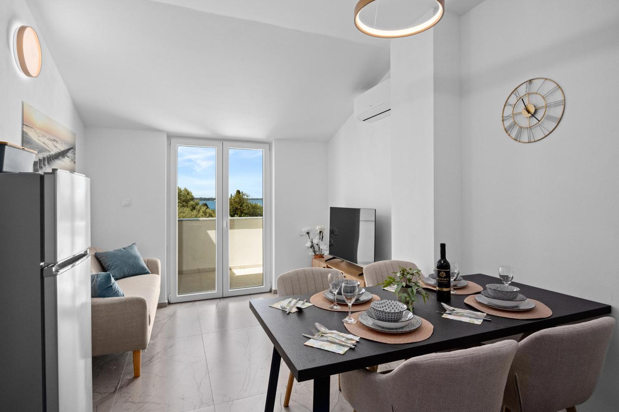 Apartment Nenad - Amazing Sea View ! Only 500 Meters From The Beach ! Fažana Exteriör bild