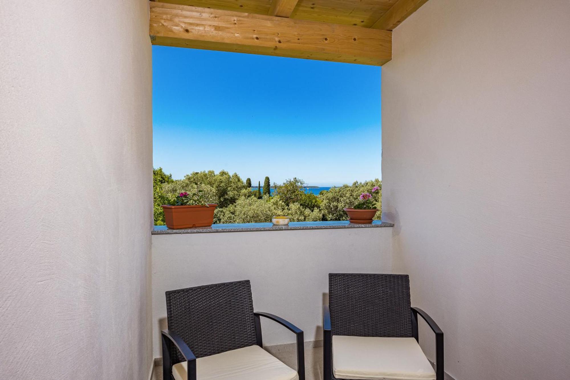 Apartment Nenad - Amazing Sea View ! Only 500 Meters From The Beach ! Fažana Exteriör bild
