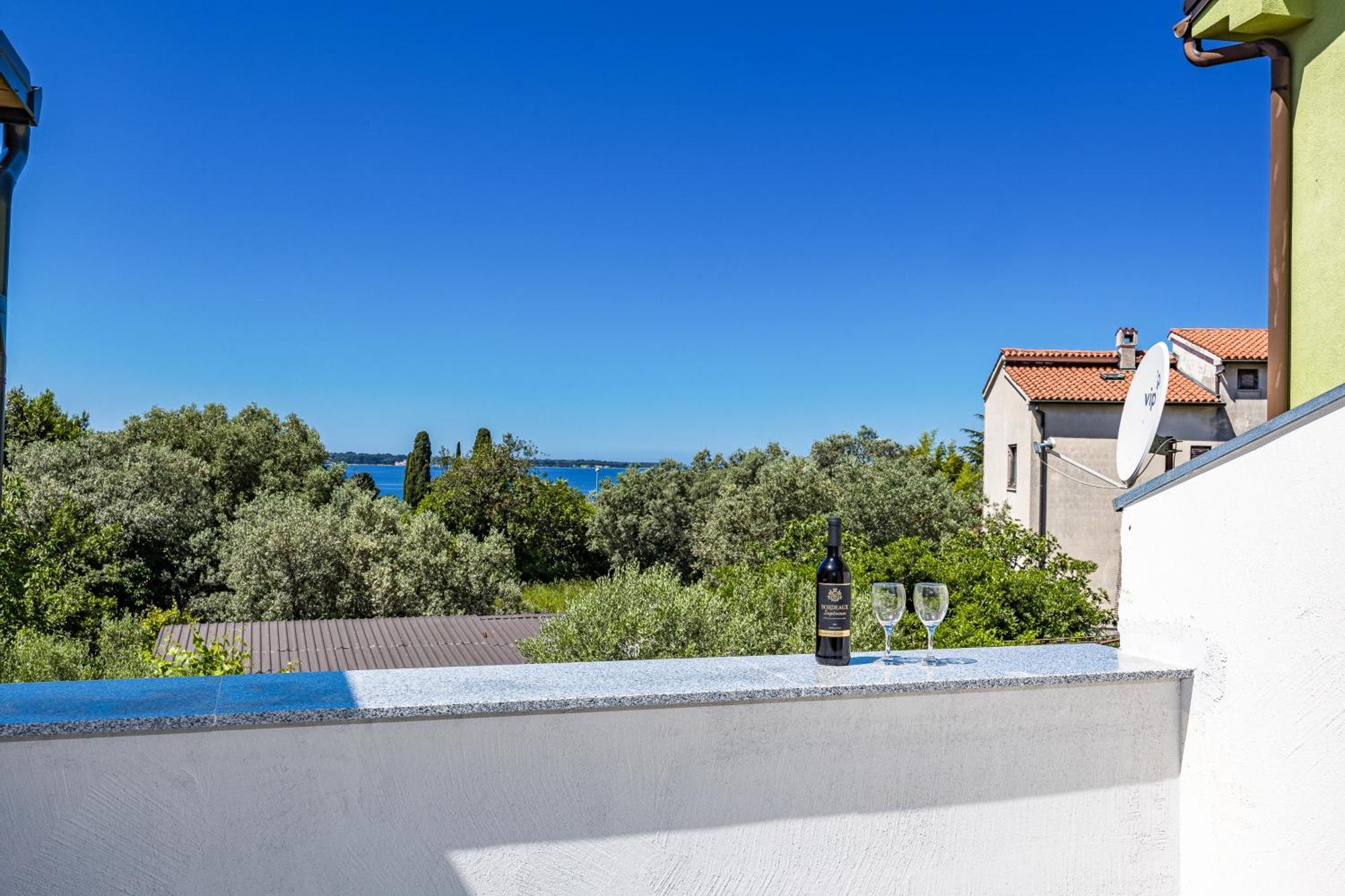 Apartment Nenad - Amazing Sea View ! Only 500 Meters From The Beach ! Fažana Exteriör bild