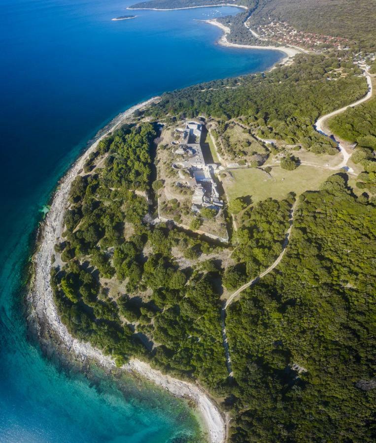 Apartment Nenad - Amazing Sea View ! Only 500 Meters From The Beach ! Fažana Exteriör bild